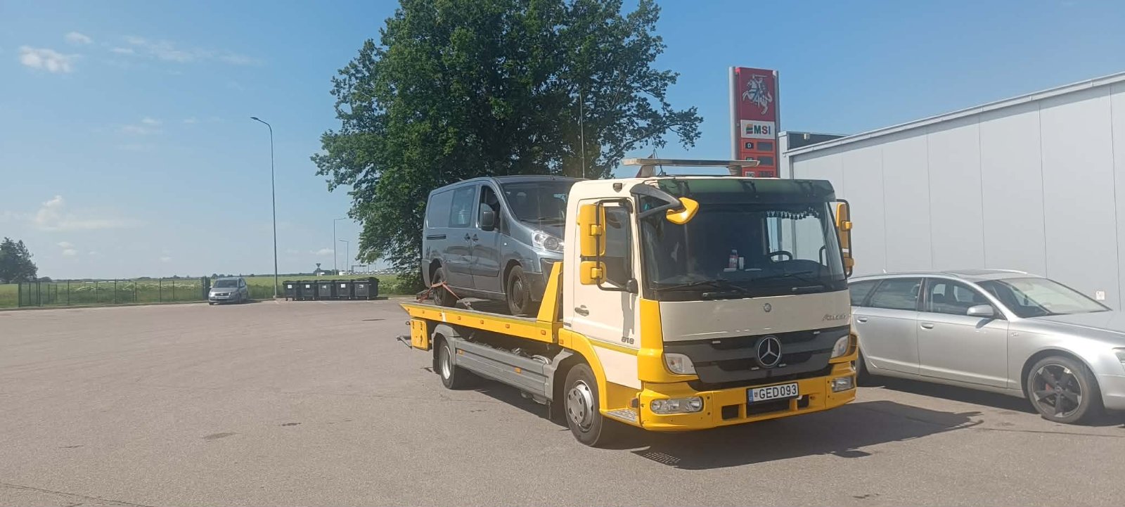 Van pervežimas iš degalinės